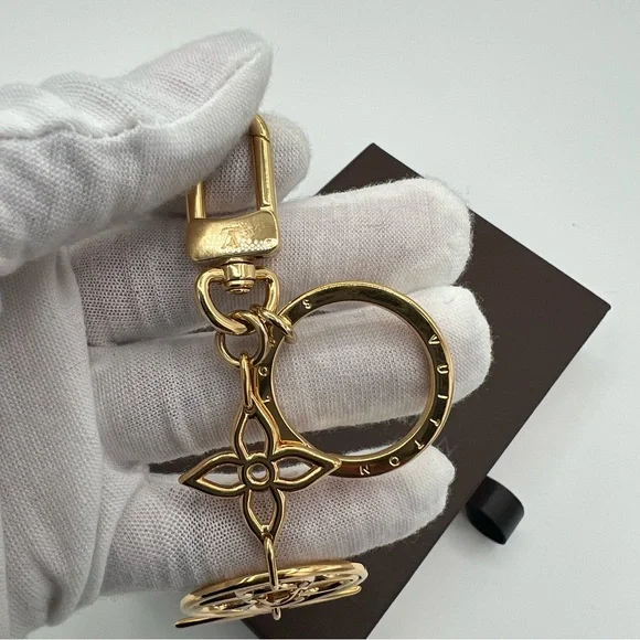 Louis Vuitton LV Twiggy key chain Charm GP Gold ❤️Authentic - Picture 4 of 7